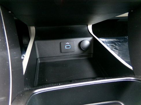 Used 2018 Ford Fusion SE image 21