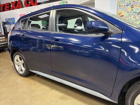 Used 2010 Pontiac Vibe AWD w/ Sun And Sound Package image 38