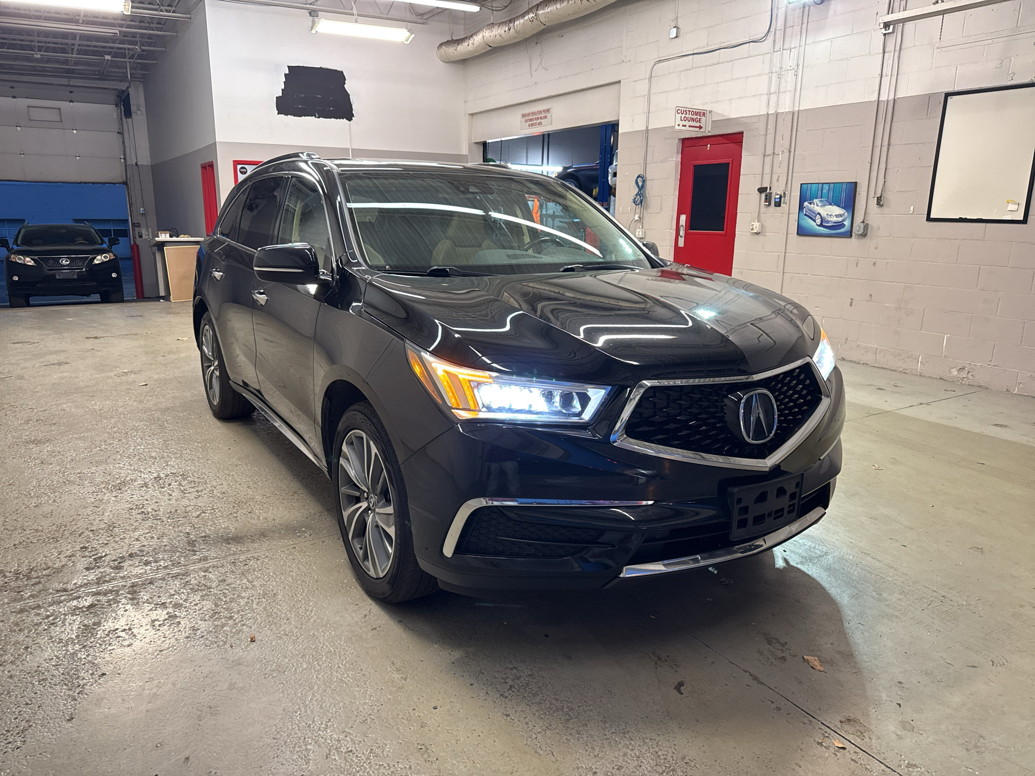 Used 2019 Acura MDX w/ Technology Package AWD/4WD image 1