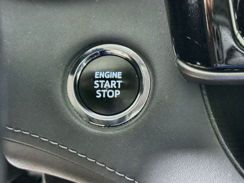 Used 2023 Toyota Highlander XLE FWD image 21
