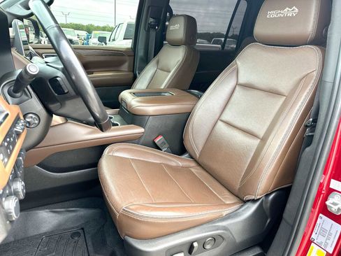 Used 2021 Chevrolet Suburban High Country w/ Premium Package AWD/4WD image 17