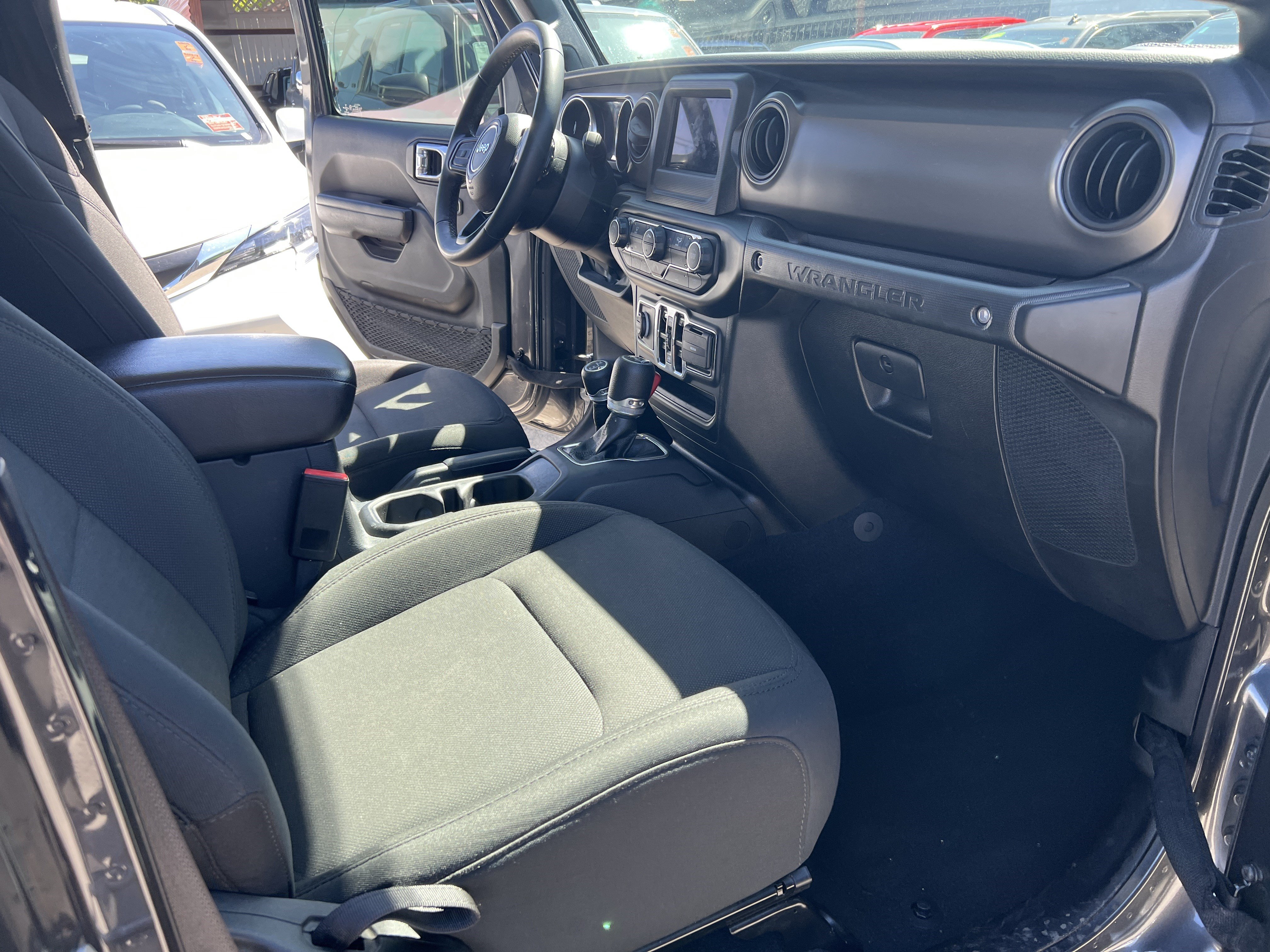 Used 2022 Jeep Wrangler Unlimited Sport AWD/4WD image 23