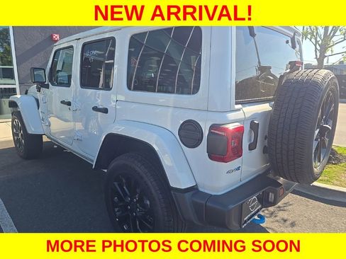 Used 2024 Jeep Wrangler Unlimited Sahara AWD/4WD image 13