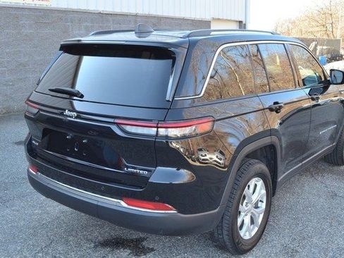 Used 2023 Jeep Grand Cherokee Altitude image 8