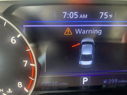 Used 2025 Nissan Altima 2.5 SV FWD image 15