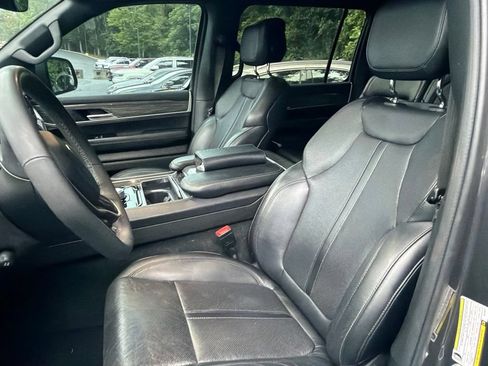 Used 2022 Jeep Wagoneer Series II w/ Premium Group I RWD image 11