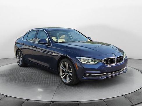 Used 2017 BMW 330i xDrive Sedan AWD/4WD image 7