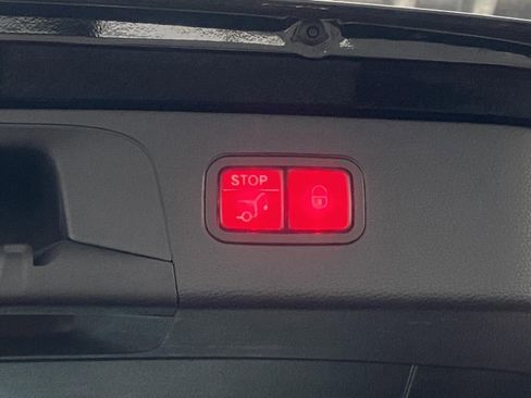 Used 2022 Mercedes-Benz GLC 300 4MATIC image 15