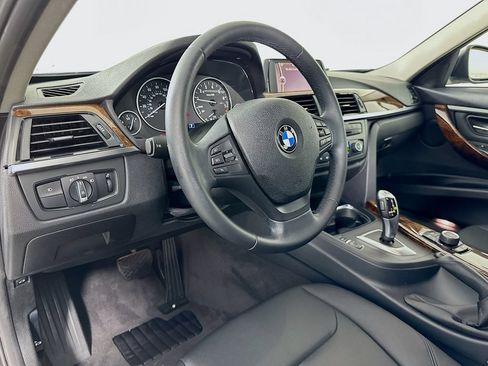 Used 2014 BMW 320i Sedan RWD image 9