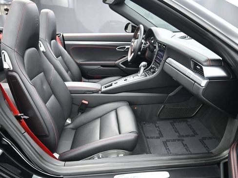 Certified 2019 Porsche 911 Carrera 4S AWD/4WD image 29