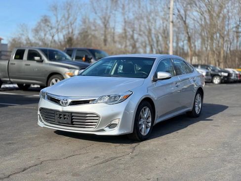 Used 2013 Toyota Avalon XLE image 6