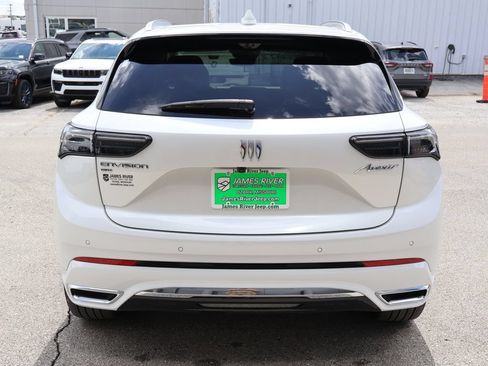 Used 2025 Buick Envision Avenir AWD/4WD image 4