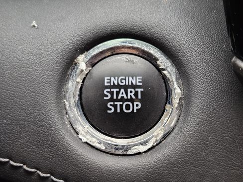 Used 2023 Toyota Highlander L image 20