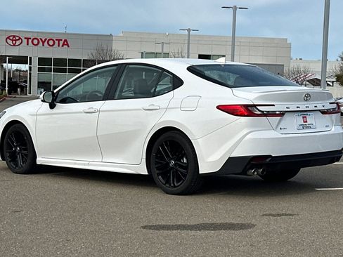 Certified 2025 Toyota Camry SE image 6