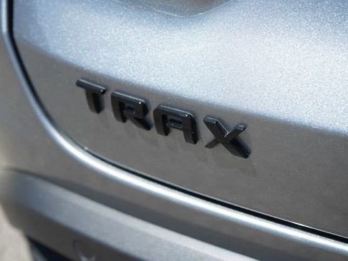 Used 2026 Chevrolet Trax RS w/ Sunroof Package FWD image 17