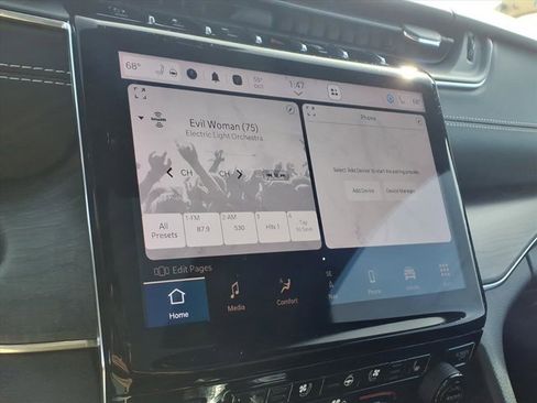 Used 2023 Jeep Grand Cherokee Overland image 11