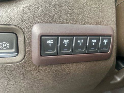 Used 2022 Chevrolet Silverado 2500 LTZ w/ LTZ Convenience Package image 24