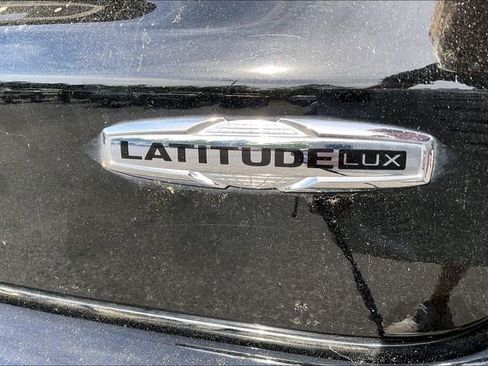 Used 2022 Jeep Compass Latitude w/ Sun and Sound Group image 22