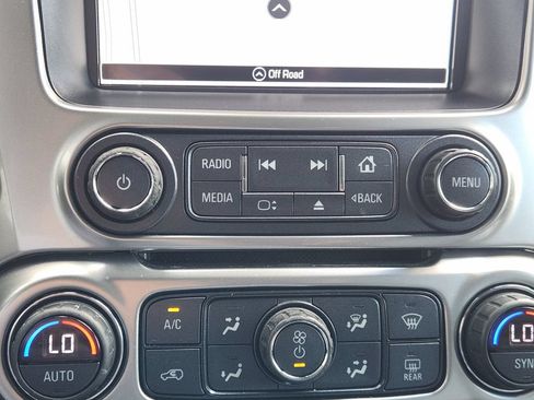 Used 2019 Chevrolet Suburban Premier RWD image 18