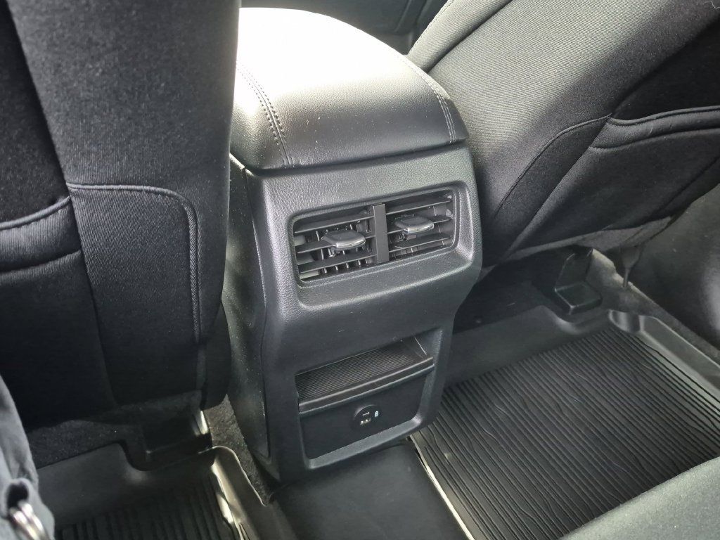 Used 2022 Ford Edge SE w/ Black Appearance Package AWD/4WD image 31