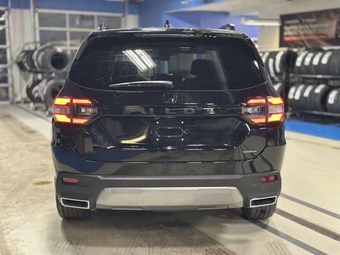 New 2026 Honda Pilot Touring image 5