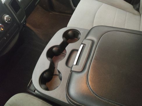 Used 2022 RAM 1500 Classic SLT RWD image 26