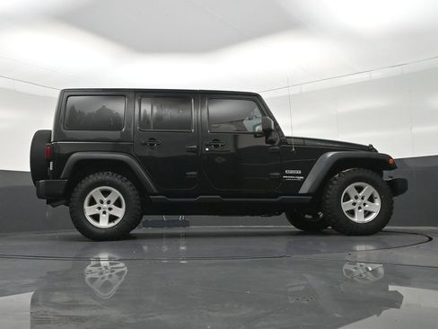 Used 2018 Jeep Wrangler Unlimited Sport S AWD/4WD image 28