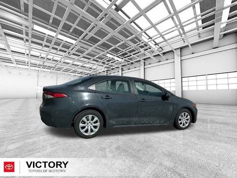 Used 2024 Toyota Corolla LE image 2