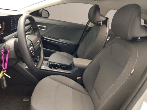 Used 2025 Kia K4 FWD image 17