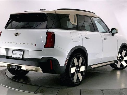 Certified 2025 MINI Cooper Countryman S w/ Comfort Package Max image 12