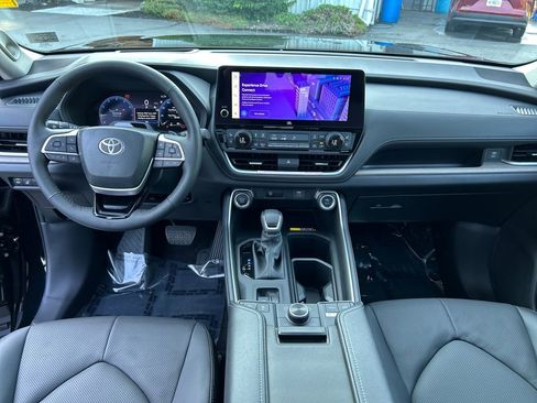 Certified 2026 Toyota Grand Highlander AWD image 20