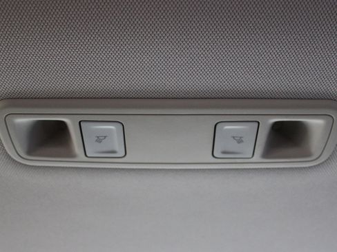 Used 2014 GMC Sierra 1500 SLT w/ SLT Crew Cab Value Package image 42