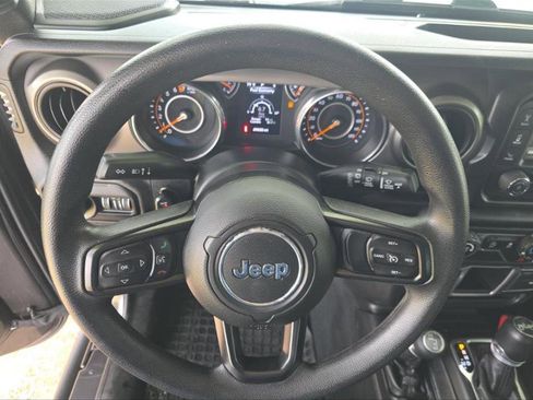 Used 2018 Jeep Wrangler Sport AWD/4WD image 4