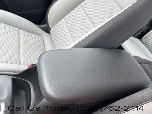 Used 2018 Chevrolet Equinox LS image 23