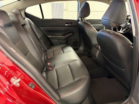Used 2024 Nissan Altima 2.5 SR image 18