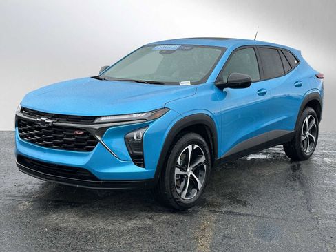 Certified 2025 Chevrolet Trax RS w/ Sunroof Package image 3