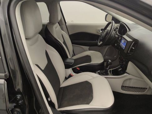 Used 2018 Jeep Compass Latitude w/ Popular Equipment Group FWD image 21