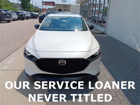 Certified 2025 MAZDA MAZDA3 Hatchback w/Premium Plus Pkg image 2