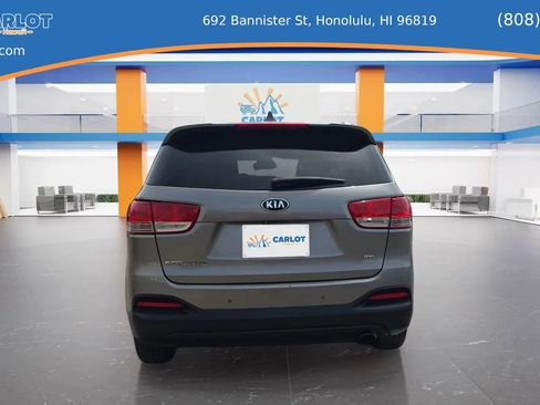 Used 2017 Kia Sorento AWD w/ LX Convenience Package image 7
