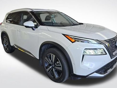 Used 2023 Nissan Rogue Platinum w/ Platinum Premium Package FWD image 2
