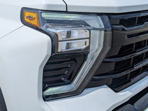 Used 2025 Chevrolet Silverado 2500 LT w/ Trail Boss Package AWD/4WD image 5