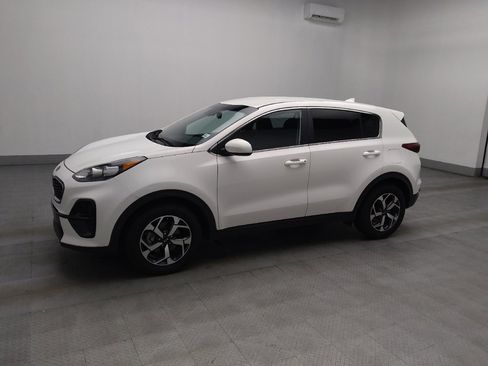 Used 2020 Kia Sportage LX image 2
