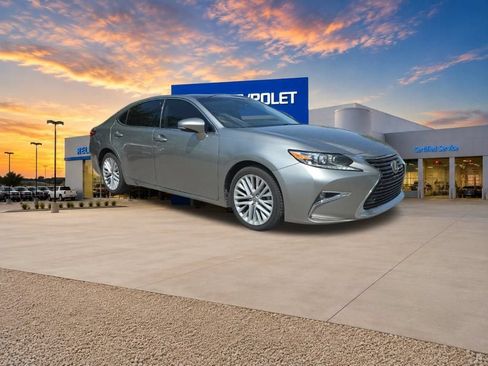 Used 2017 Lexus ES 350 w/ Ultra Luxury Package FWD image 8