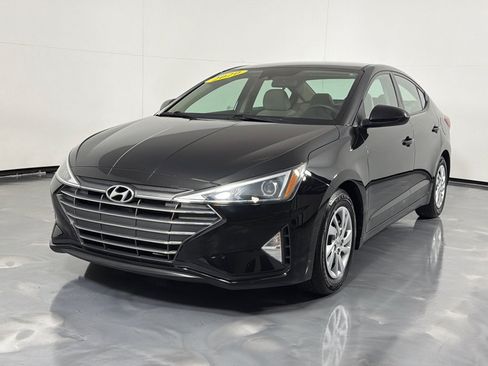 Used 2020 Hyundai Elantra SE w/ Cargo Package (C1) FWD image 10