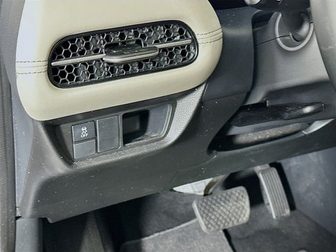 Used 2025 Honda HR-V EX-L image 17