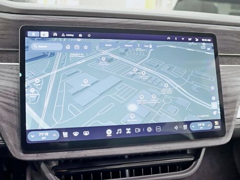 Used 2024 Rivian R1S Adventure image 16