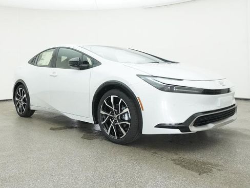 New 2025 Toyota Prius Plug-In Hybrid image 30