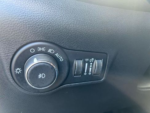 Used 2025 Jeep Compass Limited AWD/4WD image 22