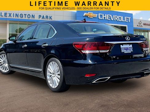 Used 2013 Lexus LS 460 w/ Comfort Pkg RWD image 2
