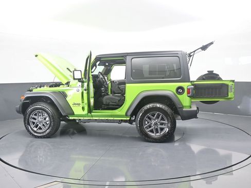 Used 2025 Jeep Wrangler Sport image 65
